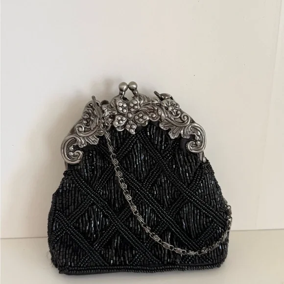 Vintage Black Beaded Evening Bag Ornate Silver Tone Frame Kiss Lock Clutch - Picture 7 of 8
